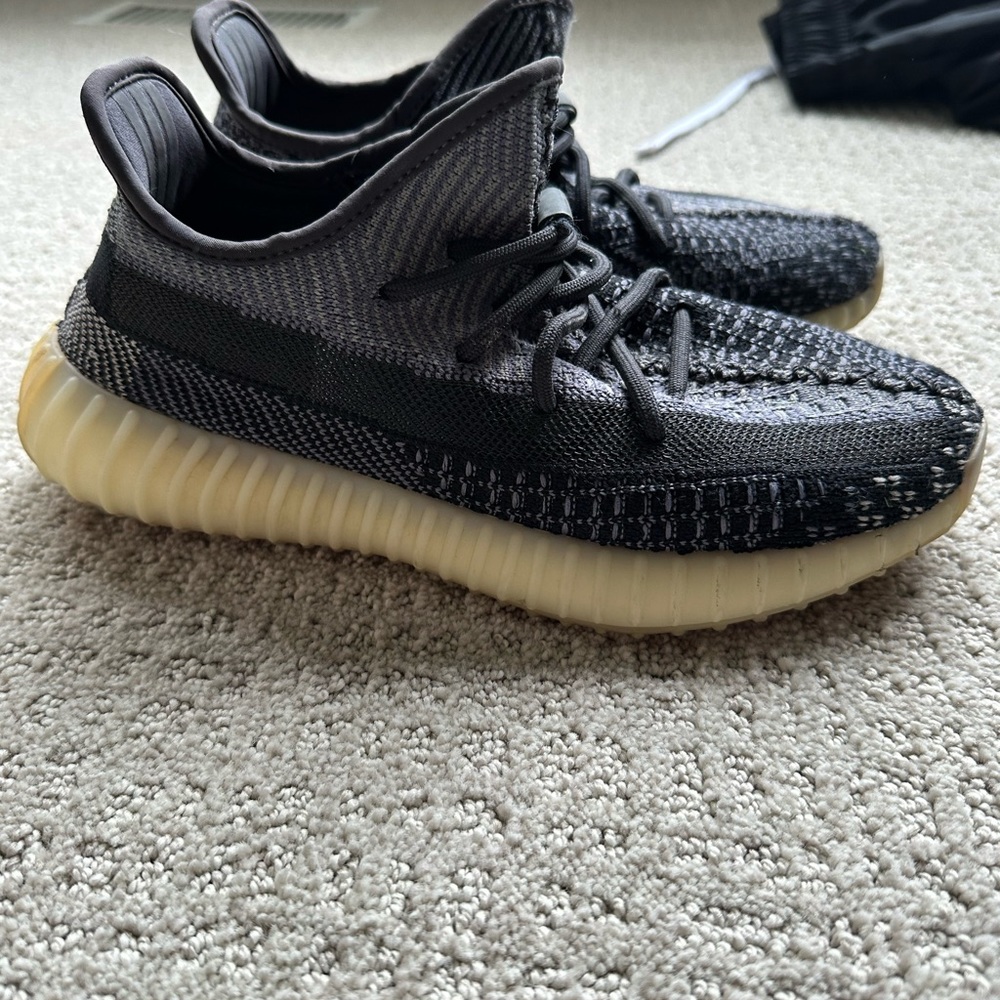 Yeezy 350 carbon size 7 used